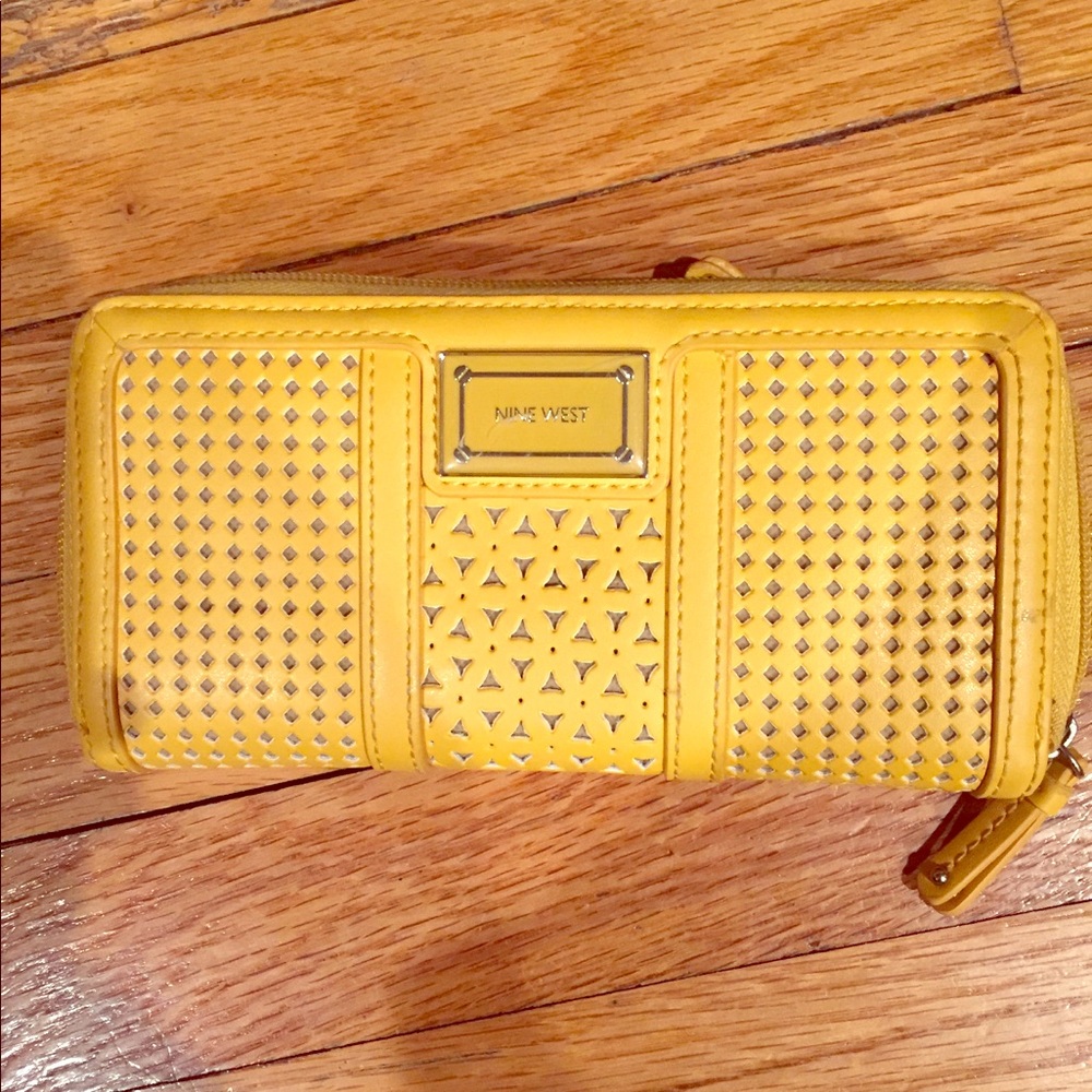 Nine West yellow wallet - Picture 1 of 7